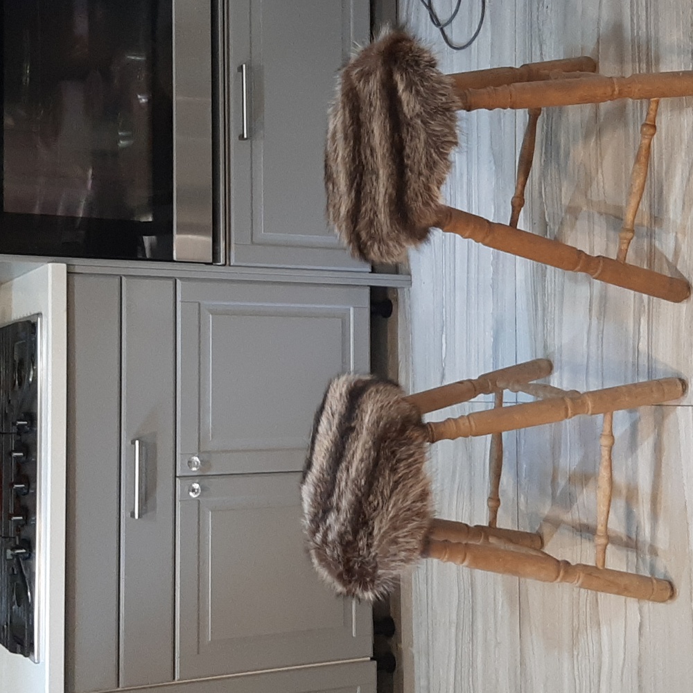 Stools - Picture 3 of 8